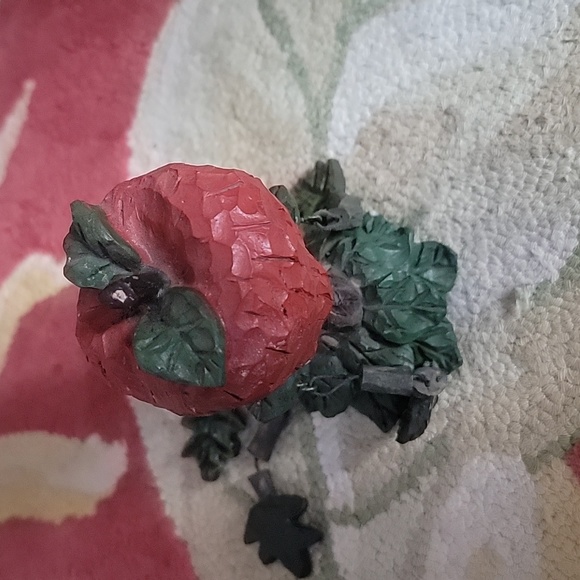 Strawberry shelf sitter 4" tall x 3 inches - Picture 3 of 11